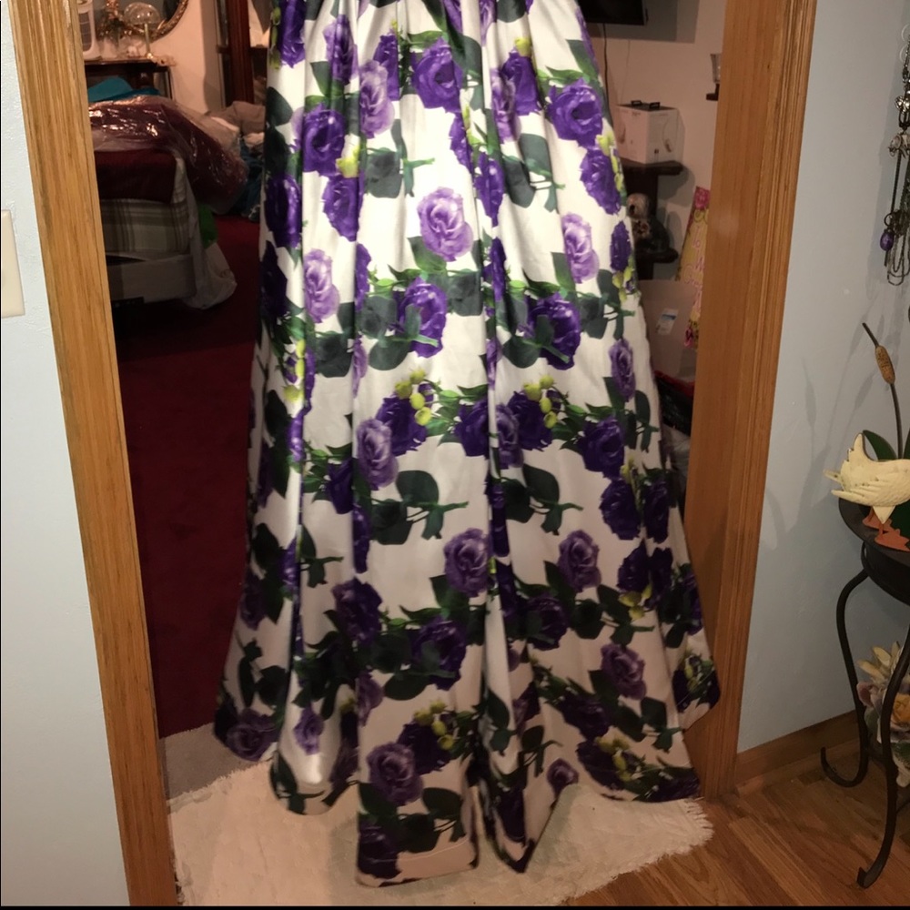 Prom dress!!! - Picture 2 of 2
